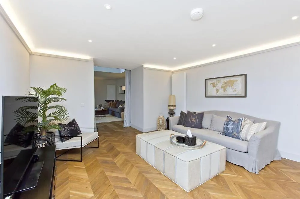 Free Parking West End Apartment Edinburgh