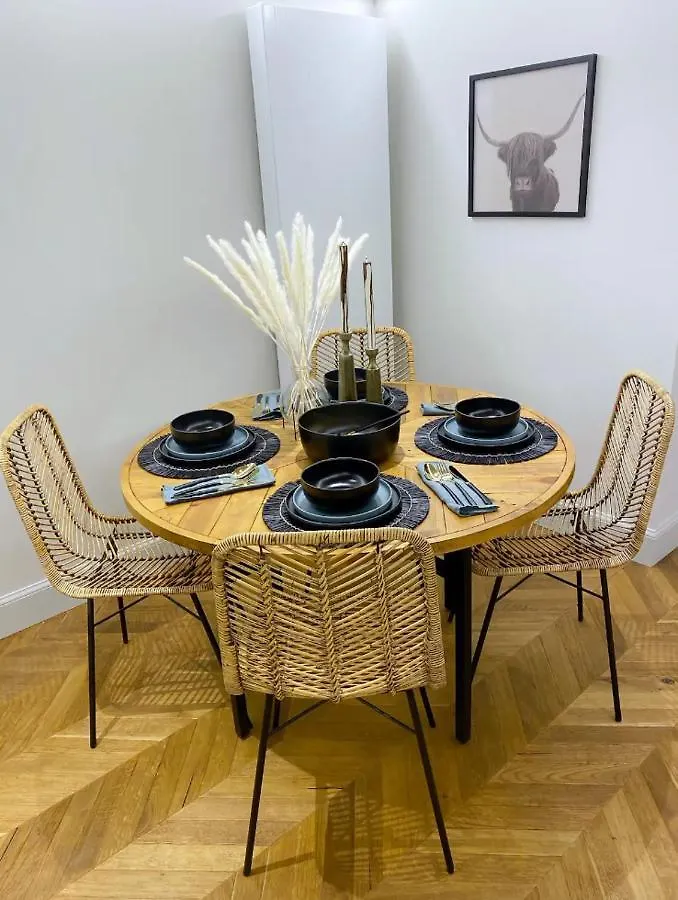 Free Parking West End Apartment Edinburgh