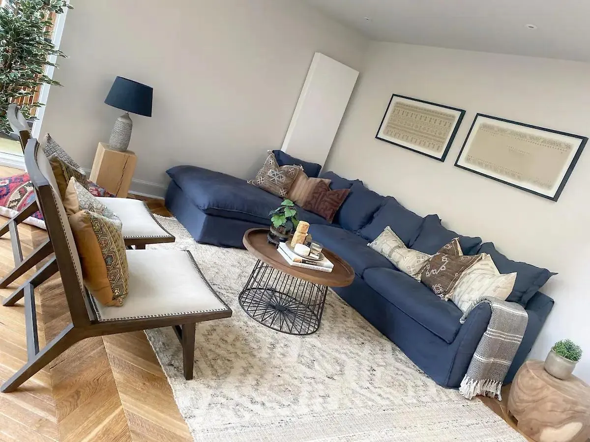 Free Parking West End Apartment Edinburgh